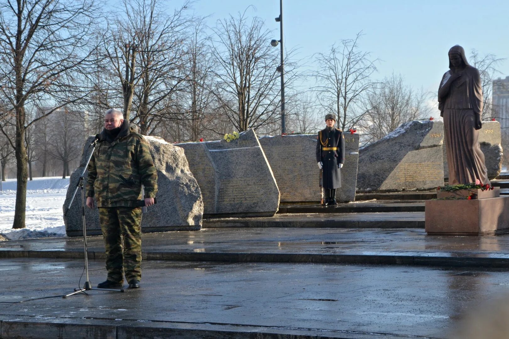 памятник ë. павшие живым. день памяти и скорби. вечная память героям павшим в боях за родину. павшие и живые.