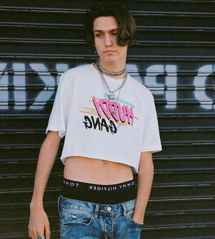 Таинственный браслет игра. Chase hide. Fellsilent the hidden words 2008. Уильям меррит чейз - "прятки". Чейз хадсон и ноен.