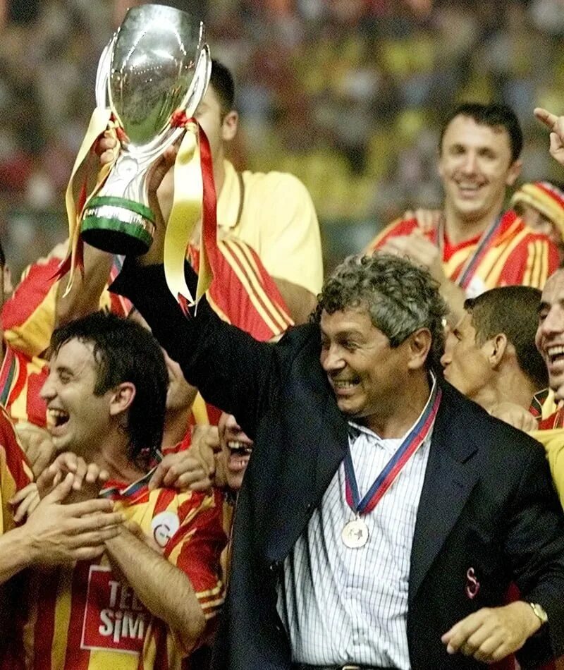 Уефа 2000. Галатасарай УЕФА 2000. Галатасарай Кубок УЕФА. Galatasaray UEFA Kupasi super Cup. Элбер Галатасарай.