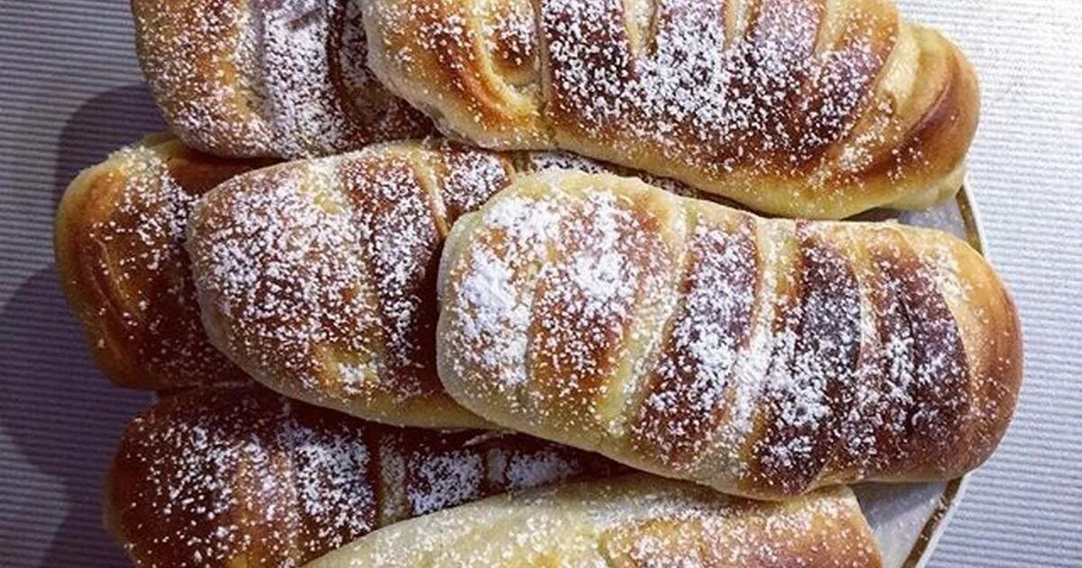 булочки с яблочным повидлом. плюшки с вареньем. булочки с яблочным повидлом. яблочное повидло на хлебе. сдобные булочки с яблоками.