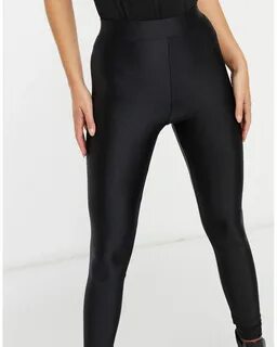 Leggings lucidi neri di Pull&Bear in Nero Lyst.