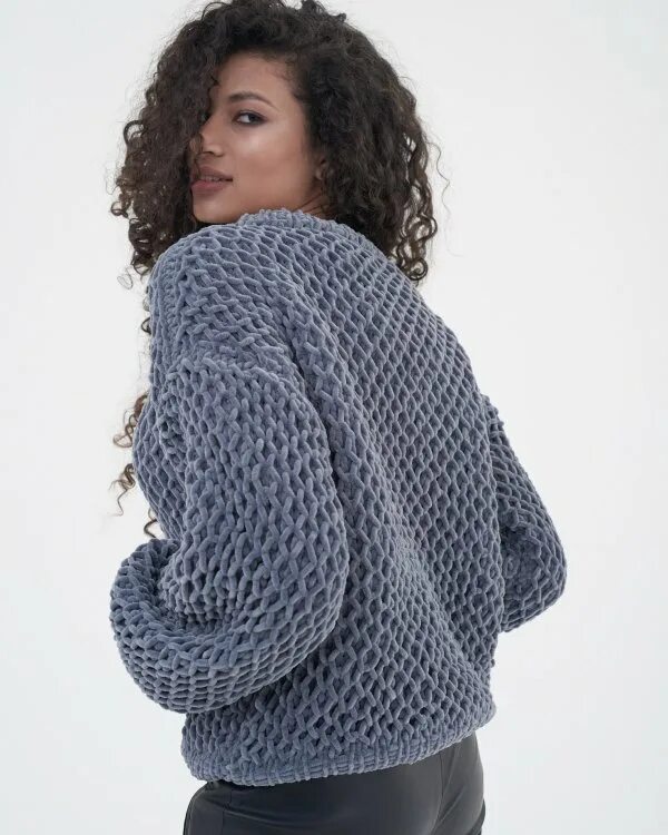 Детская кофта из плюшевой пряжи. Связать плюшевую кофту. Кофта из велюровой пряжи. Ализе софти кардиган. Джемпер из плюшевой пряжи.