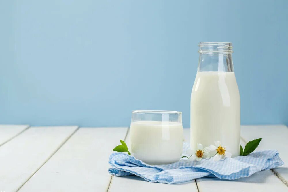 Pea milk. Pea milk. Гороховое молоко. Кувшин с молоком. Гороховое молоко.