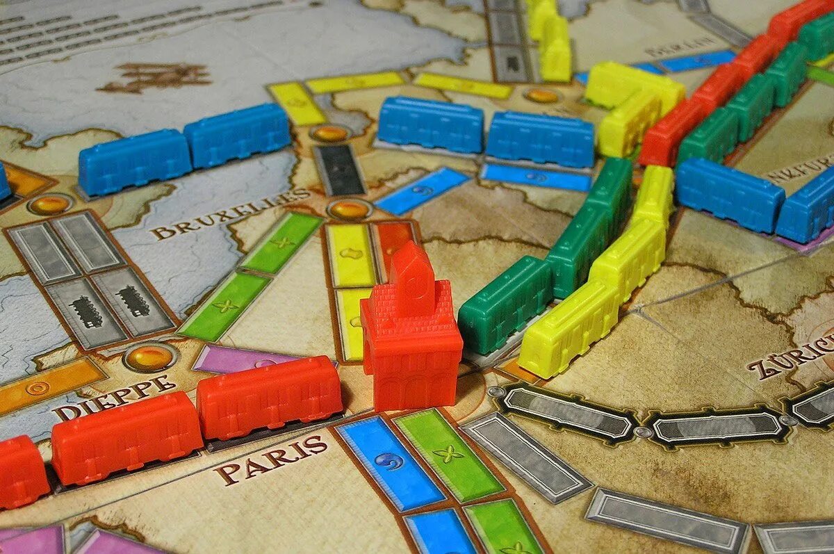 Ticket to ride как играть видео. Тикет ту райд игра настольная. ticket to ride: европа. тикет ту райт европа. игра билет на поезд европа.