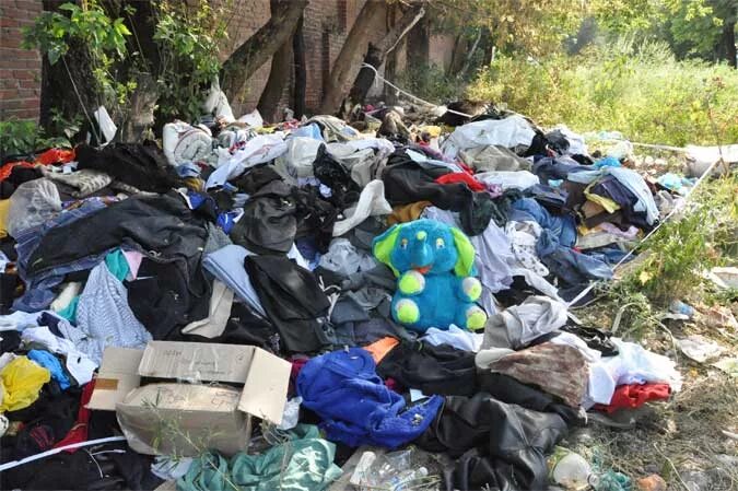 гуманитарная помощь беженцам. тбо. пункт сбора гуманитарной помощи. сбор гуманитарной помощи картинка. гуманитарная помощь на свалке в ростовской.