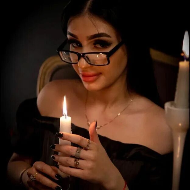 сильная ясновидящая. ясновидящая мария николаевна. потомственная гадалка анастасия. бабка предсказательница. потомственная ясновидящая.