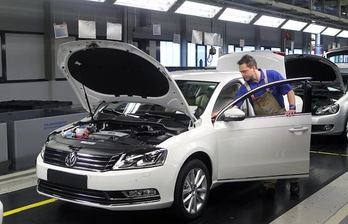Дизельный двигатель автомобиля. Новая машина дизель. Дизельный автомобиль. Двигатель легкового автомобиля. Дизельный двигатель автомобиля.