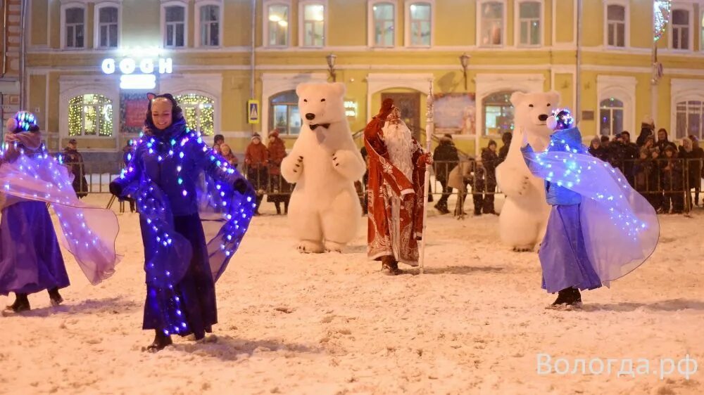 Елка в вологде зимой. Рождество вологда. Рождественский сквер вологда. Украшения в городе в вологде. Новогодняя вологда.