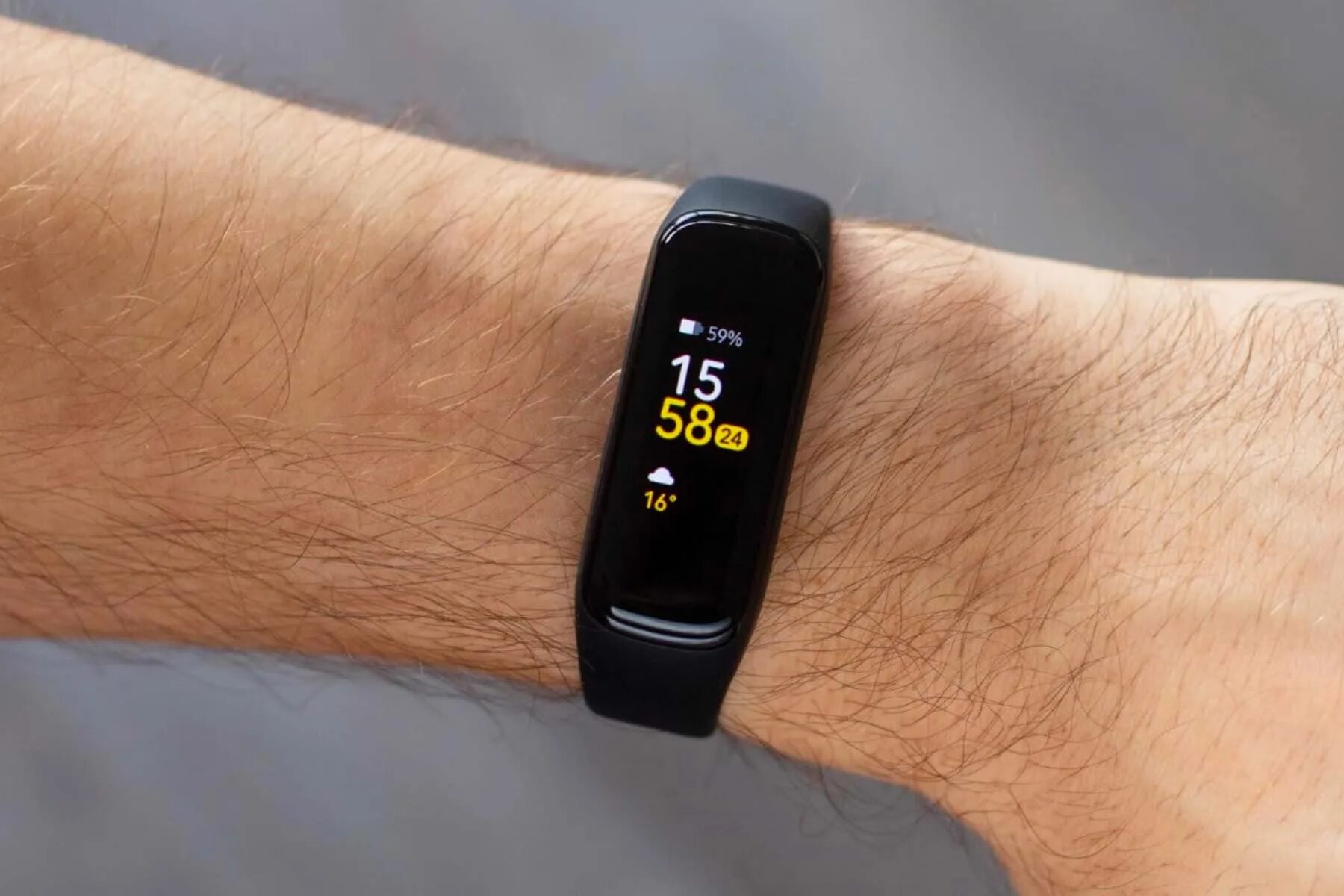 Fit 2 обзор. Самсунг галакси фит 2. браслет samsung galaxy fit2. часы галакси фит 2. фитнес-браслет samsung galaxy fit 2.