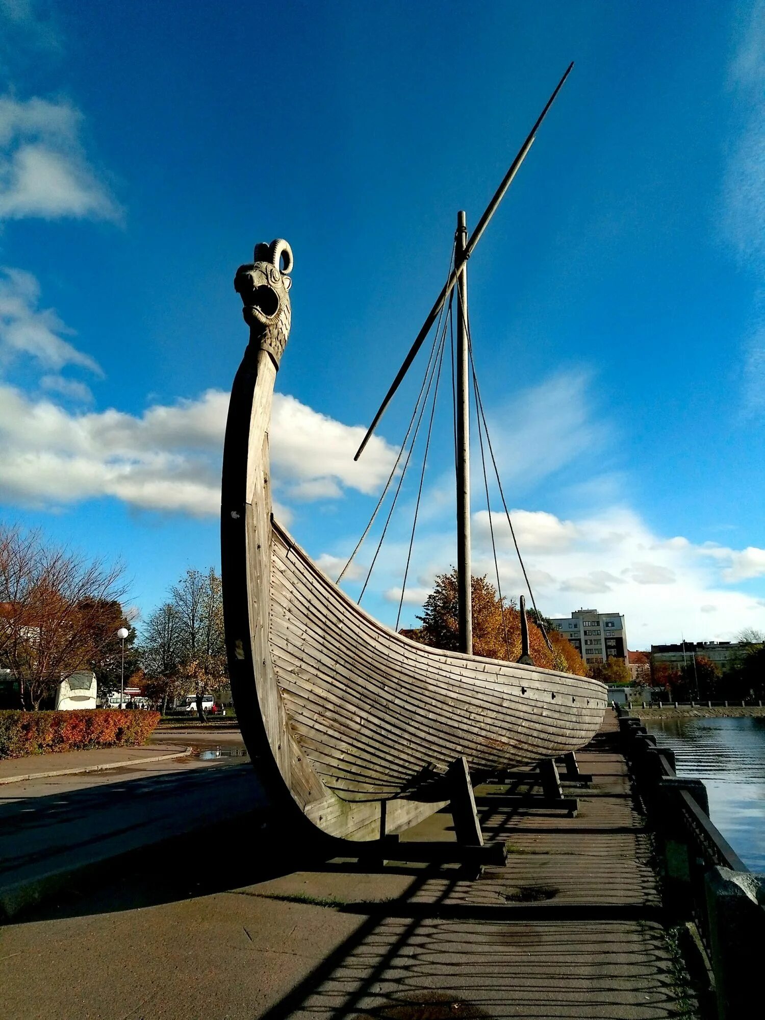 ладья спб. драккар осеберг. кунсткамера китай ладья небесная. ладья туроператор пятигорск. ладья корабль.
