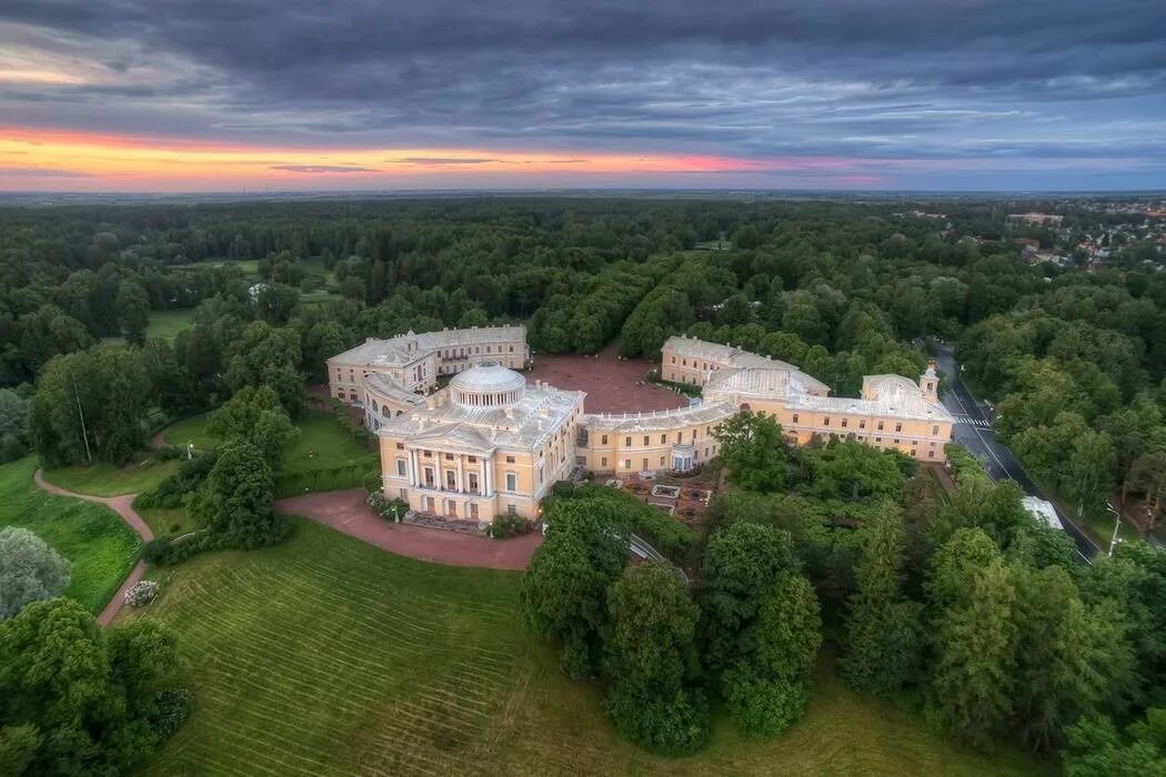 Дворцово-парковый ансамбль Павловска. Павловск (музей-заповедник). Павловск Павловский дворец парк. Музей заповедник в Павловске СПБ.