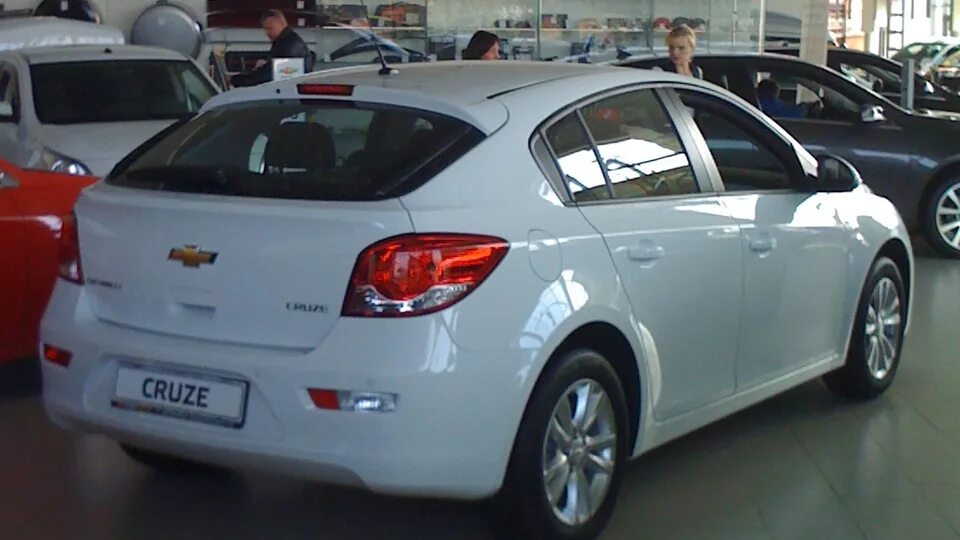 Шевроле круз хэтчбек 2013. Chevrolet Cruze 2014 хэтчбек. Chevrolet Cruze 2013 хэтчбек. Шевроле Круз 2013 года хэтчбек.