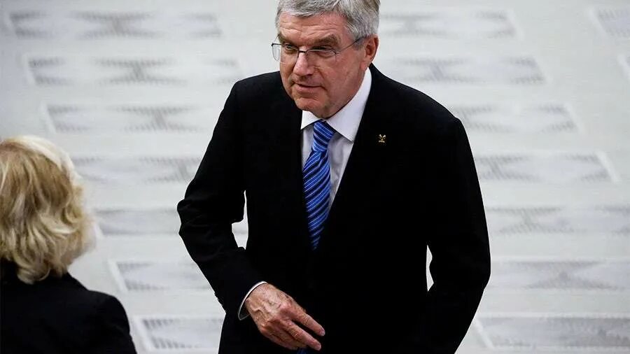 Мок раскритиковал. Мок раскритиковал. Мок раскритиковал. Что такое мок? найдите фотографии всех президентов мок. После того как мок принял решение.