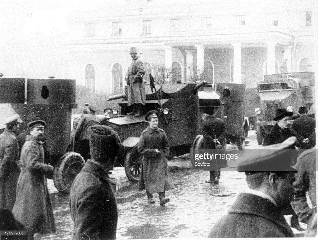 Октябрьская революция 1917 восстание. Ход вооруженного восстания 1917. Октябрьское вооруженное восстание 1917 года. Вооруженное восстание октябрь 1917 г кратко. Октябрьское вооруженное восстание 1917 года.