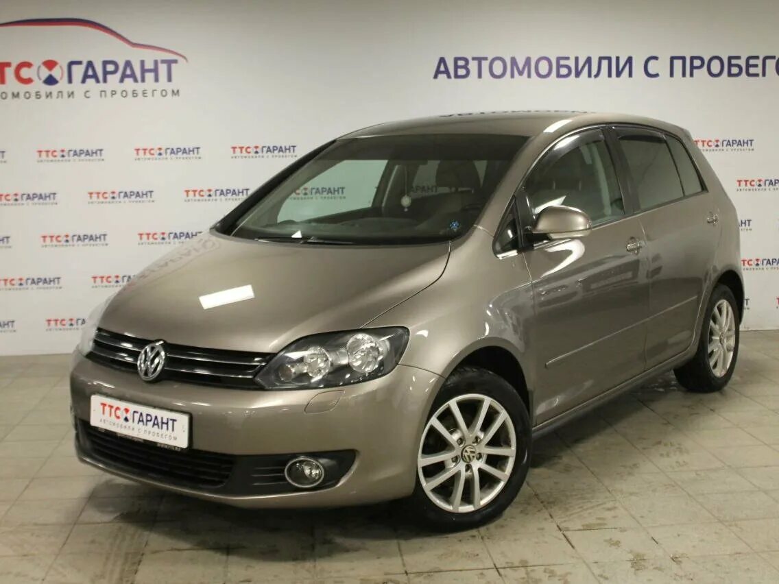 Купить volkswagen plus. Golf Plus металлик. Volkswagen Golf Plus, 2010 год. Гольф плюс коричневый. Коричневый металлик Volkswagen.