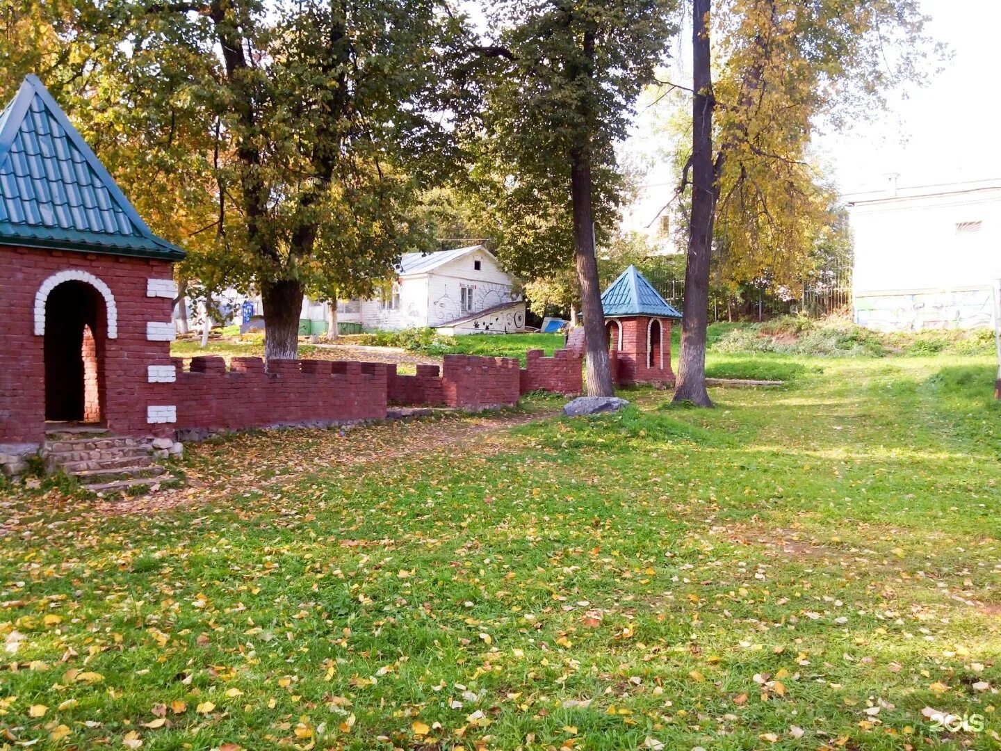 Парк аполло киров адрес. Парк апполо киров. Парк апполо киров. Детский парк аполло киров. Детский парк аполло в кирове.