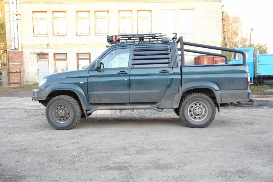 Уаз пикап шноркель. Дуга безопасности на уаз пикап. Дуга в кузов уаз пикап. Дуга в кузов уаз пикап. Дуга в кузов уаз pickup.