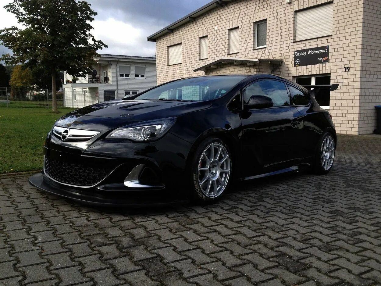 Opel Astra j GTC. Opel Astra OPC черная. Тюнингованная Opel Astra GTC. Opel Astra GTC Tuning. J tuning