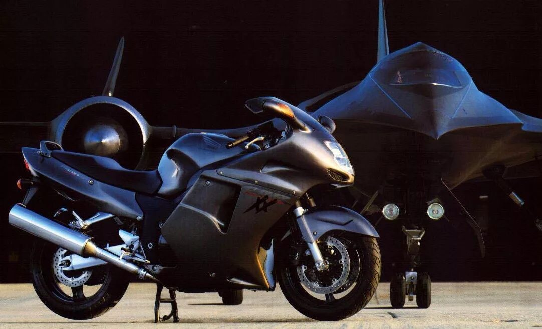 Хонда cbr 1100 хх. Honda cbr 1100 blackbird. Honda cbr 1100 blackbird. Honda cbr 1100 дрозд. Мотоцикл honda cbr 1100.