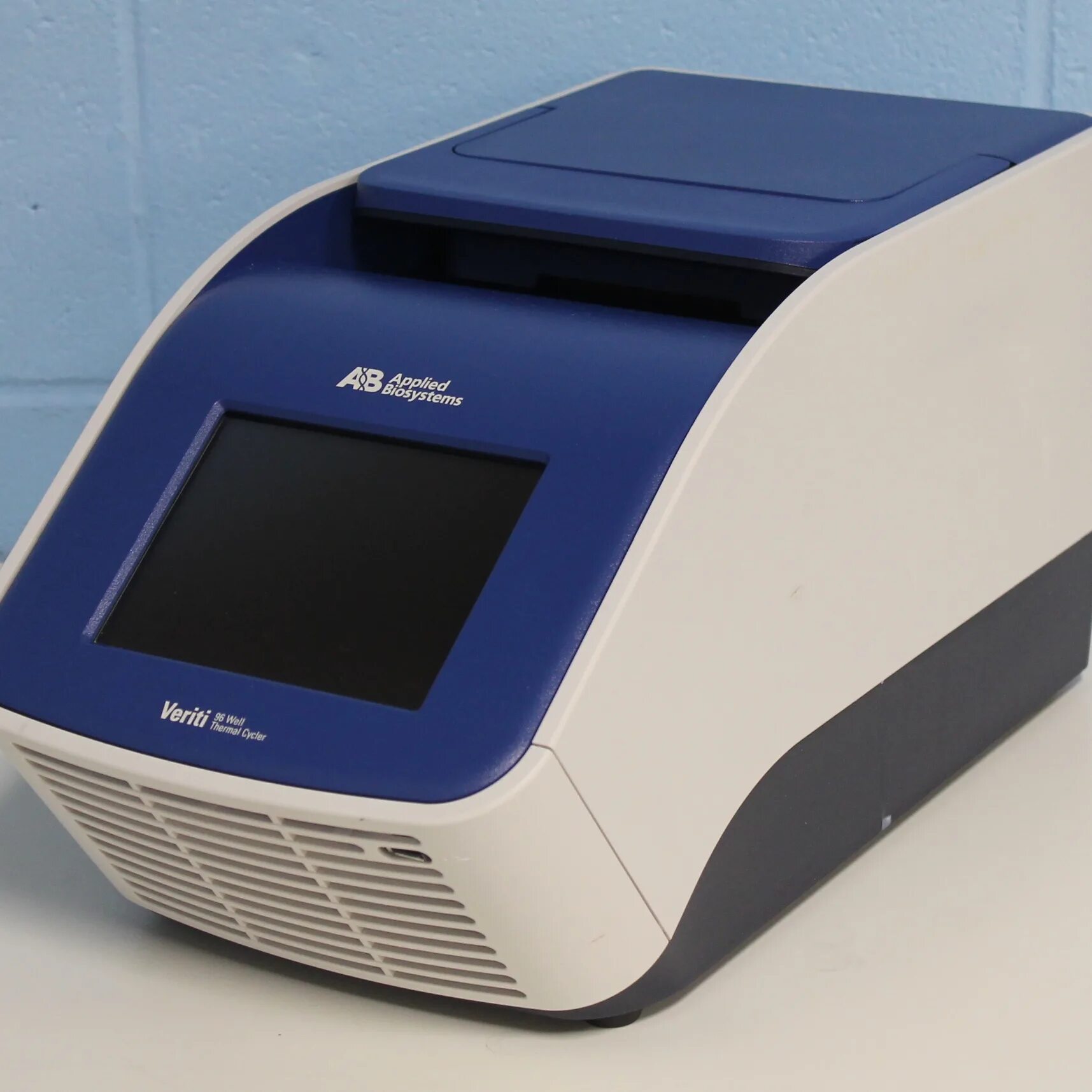 Амплификатор bio rad. Амплификатор quantstudio 5. Дт-96 амплификатор. Амплификатор zzz. Амплификатор пцр.