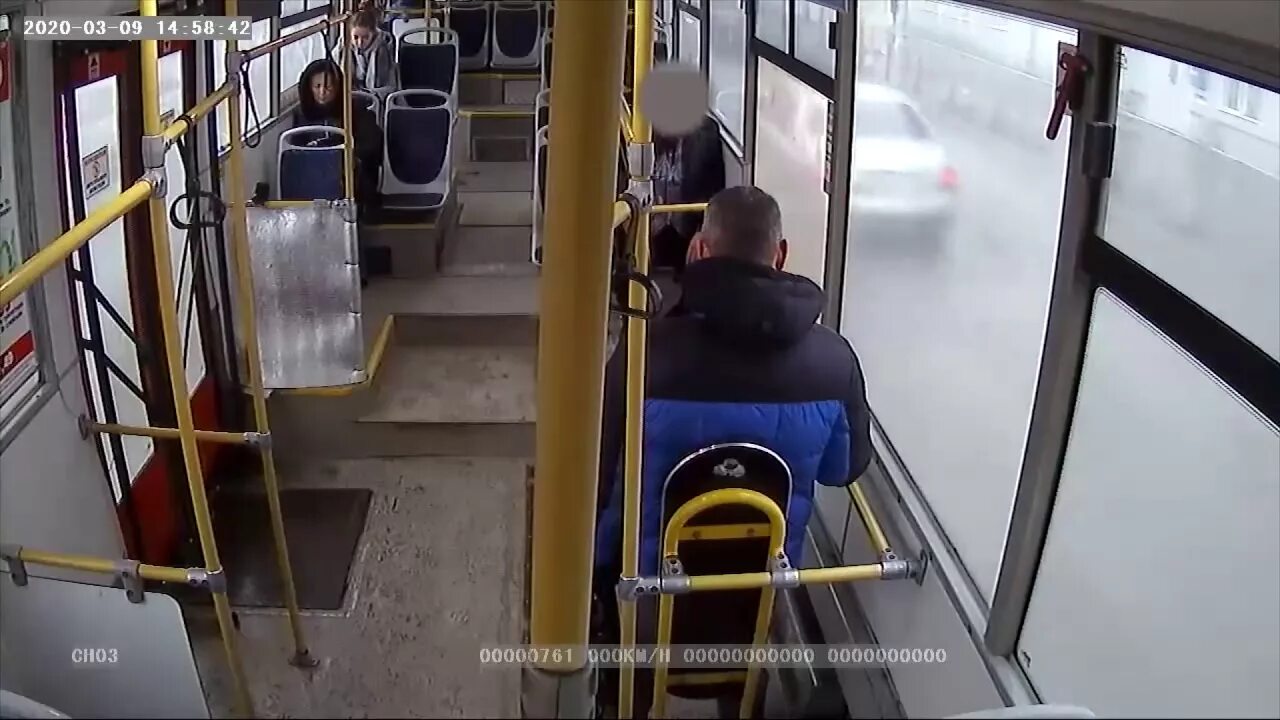 Автобус пневматика-живописное маршрут. Ракета попала в автобус. Паз медицинская служба. Пневматика автобуса. Пневматическая дверь.