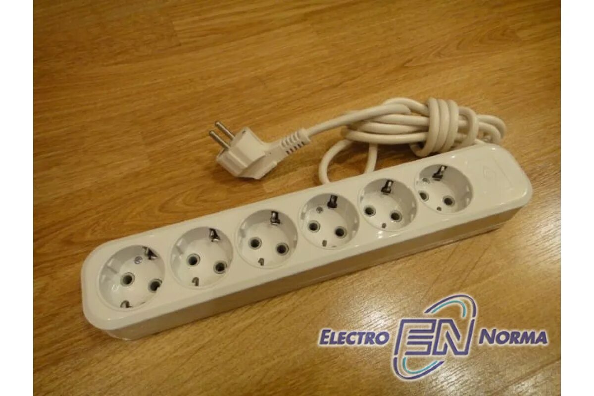 Удлинитель 2 метра с заземлением. Колодка сетевой фильтр 3 гнезда 5метров. Удлинитель u-f03 белый. 5 м (пвс 2*0,75) у6-639м //. 5 м с/з.