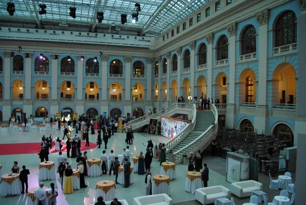 Гостиный двор санкт-петербург внутри двора. Комплекс гостиный двор москва. Музей свой организм гостиный двор. Гостиный двор москва внутри. Музей свой организм гостиный двор.