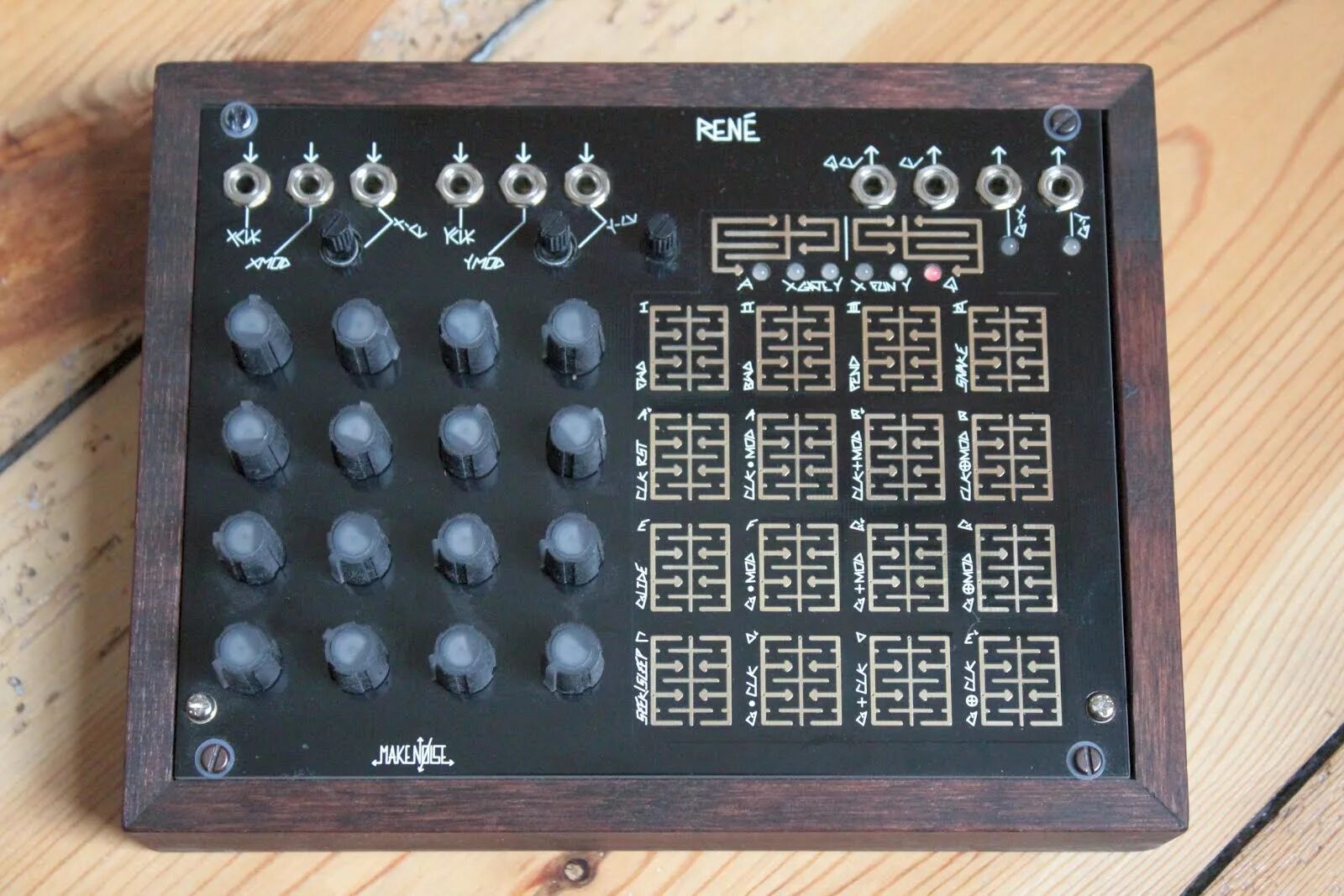 What did make noise. Noise synthesizer. make noise strega. make noise black cartesian. make noise maths panel.