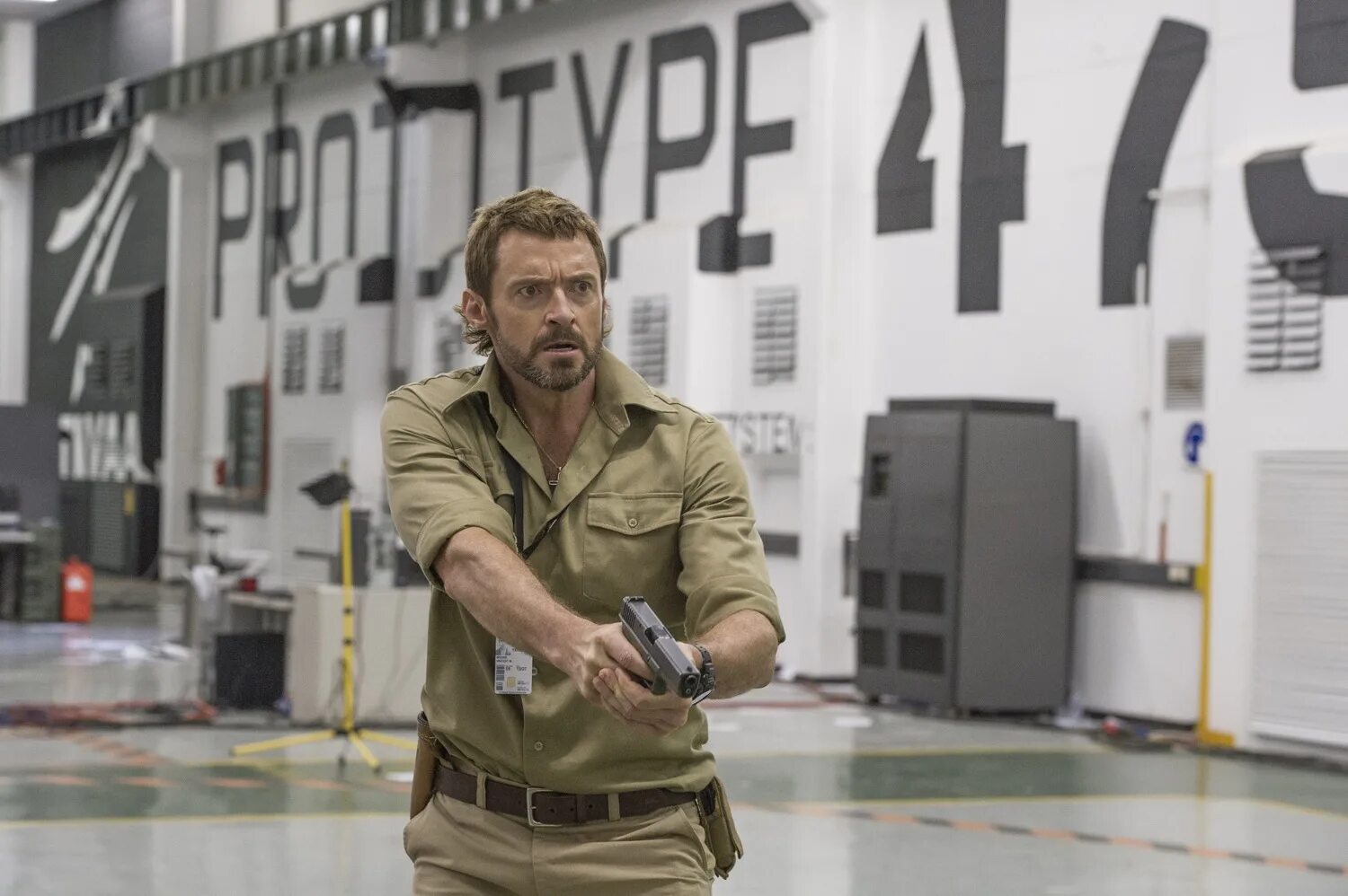 Робот по имени чаппи фильм 2015 шарлто. Робот чаппи хью джекман. Chappie 2015. Робот чаппи. Робот по имени чаппи фильм 2015.