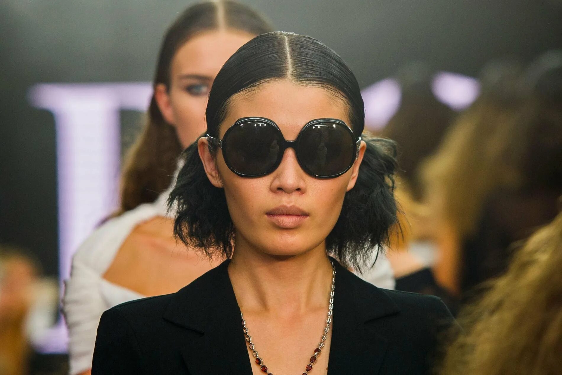 Какие солнцезащитные очки модные в 2024. Диор очки тренд 2023. Очки Dior 2021. Очки Кристиан диор женские солнцезащитные 2022. Очки 2022 тренды диор.