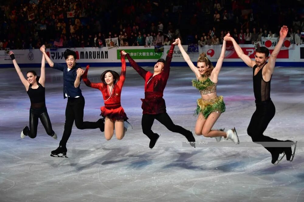 Первенство россии по фигурному катанию 2022. Щербакова туктамышева трусова 2021. Фигурное катание чемпионат россии 2021. Чемпионат фигуристы. Чемпионат фигуристы.