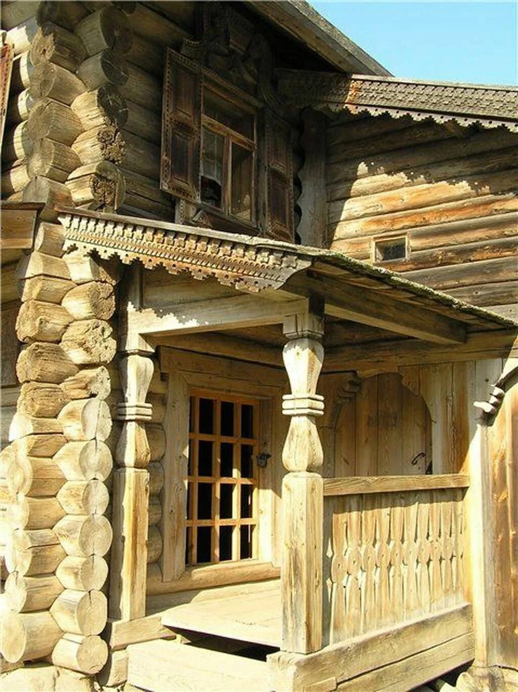 Русская изба крыльцо. Крыльцо в избе древней руси. Свияжск лестница. Вологодская изба этномир. Деревенская изба.