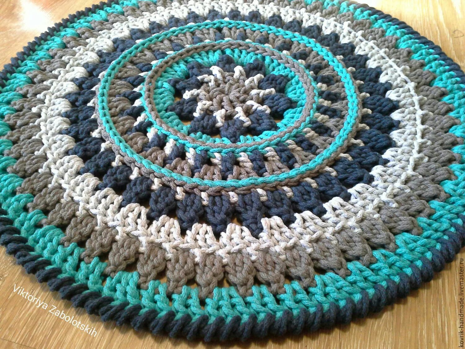 Вязаные коврики для телефона. Вязаный коврик авито. Вязаный коврик авито. Красивые коврики связанные крючком. Вязаные коврики.