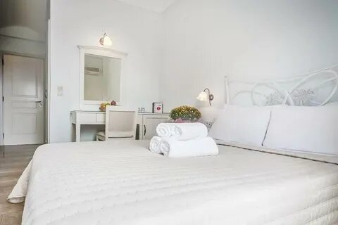 Bay room