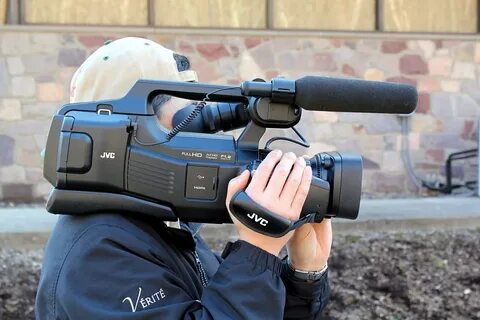 Стоит профессионал