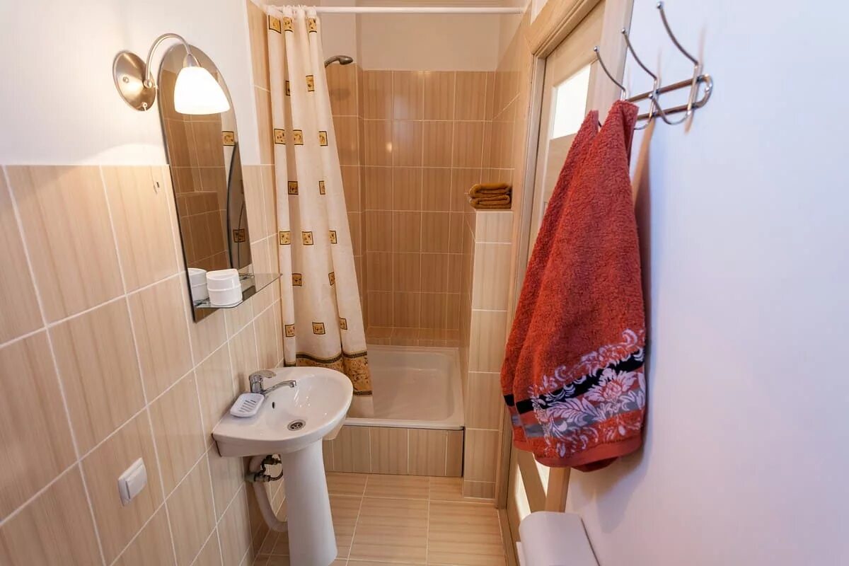 Две сестры отель. Италия гостиница 3 звезды. Две сестры отель. Гостевой дом в севастополе две сестры. Севастопольская усадьба гостевой дом пляжи.