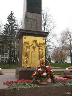 Памятник в честь пожарского