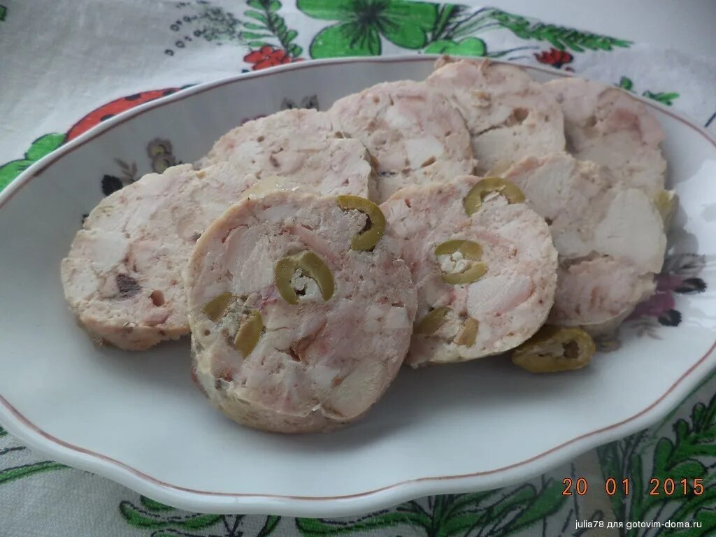 Колбаски из грудки. Куриные колбаски из бедер. Домашняя куриная колбаса. Колбаса домашняя куриная быстрого приготовления. Домашняя колбаса из куриной грудки.