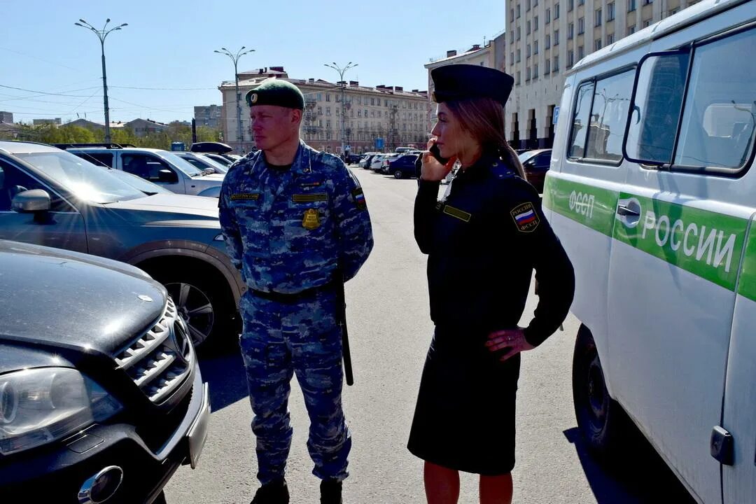 Приставы мурманск телефон. Арест. Судебные приставы арест. Приставы Мурманск. Арест авто.