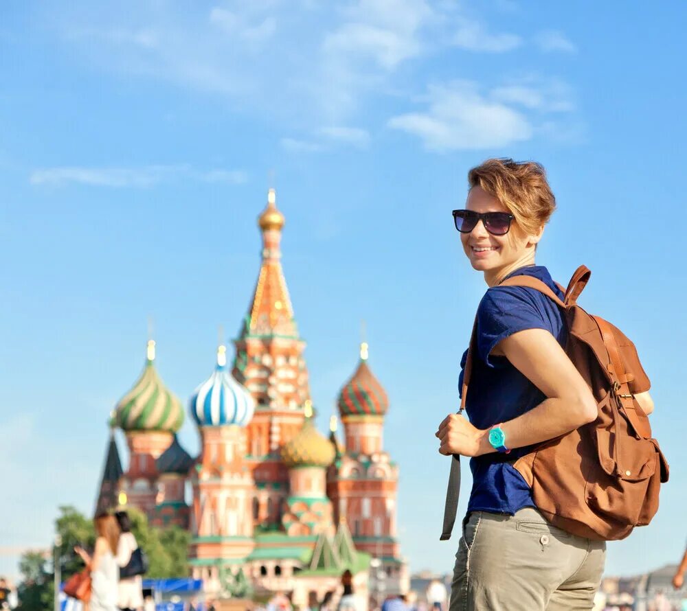 Русские в москве. Education in russian. Женщина в путешествии. Russians abroad. Современный гражданин.