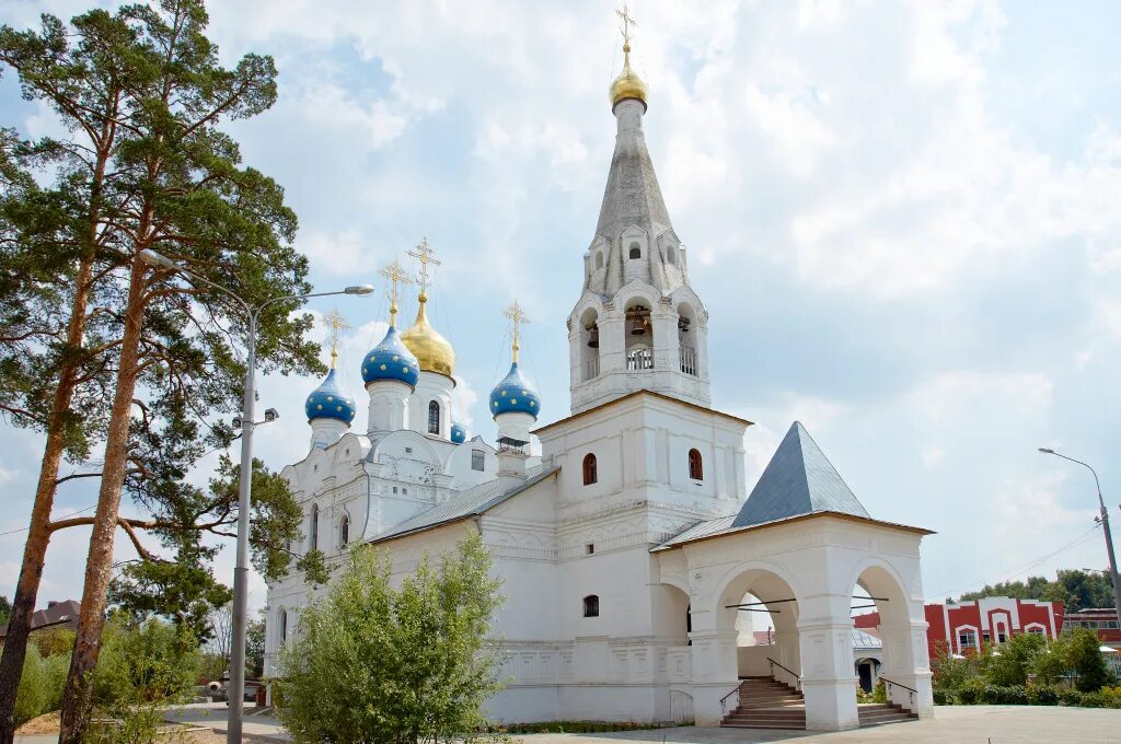 Церковь в дедовске. Достопримечательности дедовска московской области. Храм церковь дедовск. Дедовск церковь. Дедовск храм московская область.