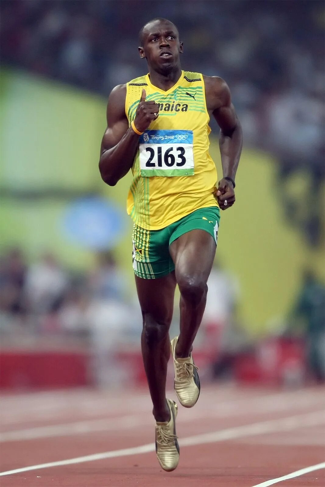 Бегун олимпийский чемпион. Усейн болт 100 метров. Усейн болт 2008. Усэйн болт рекорд 100 метров. Усейн болт в 2007.