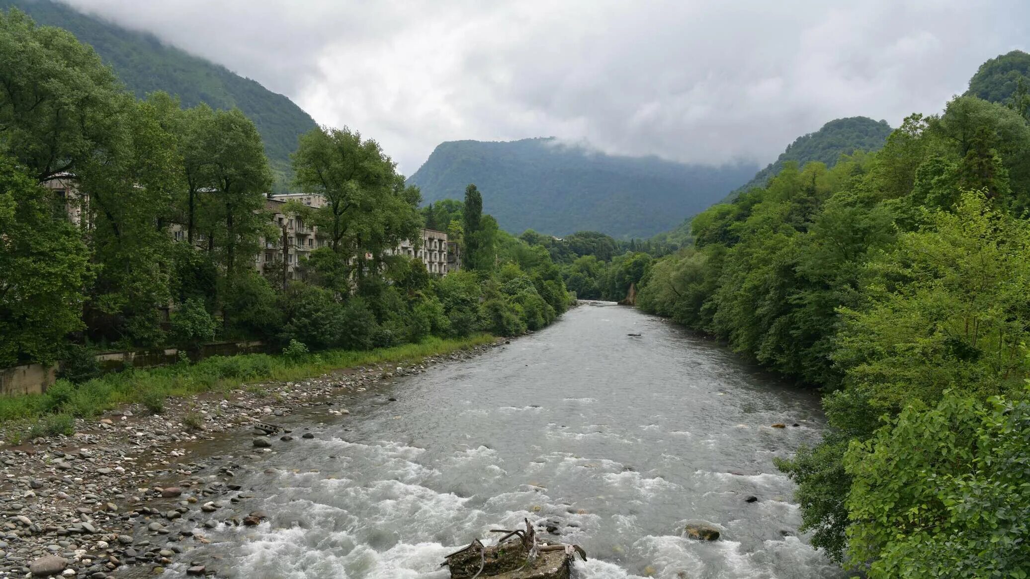 Абхазия Приморский каньон реки Хипста. Гора Хипста Абхазия. Абхазия 10 июля 2023. Климат Абхазии. Прогноз погоды абхазия гагры