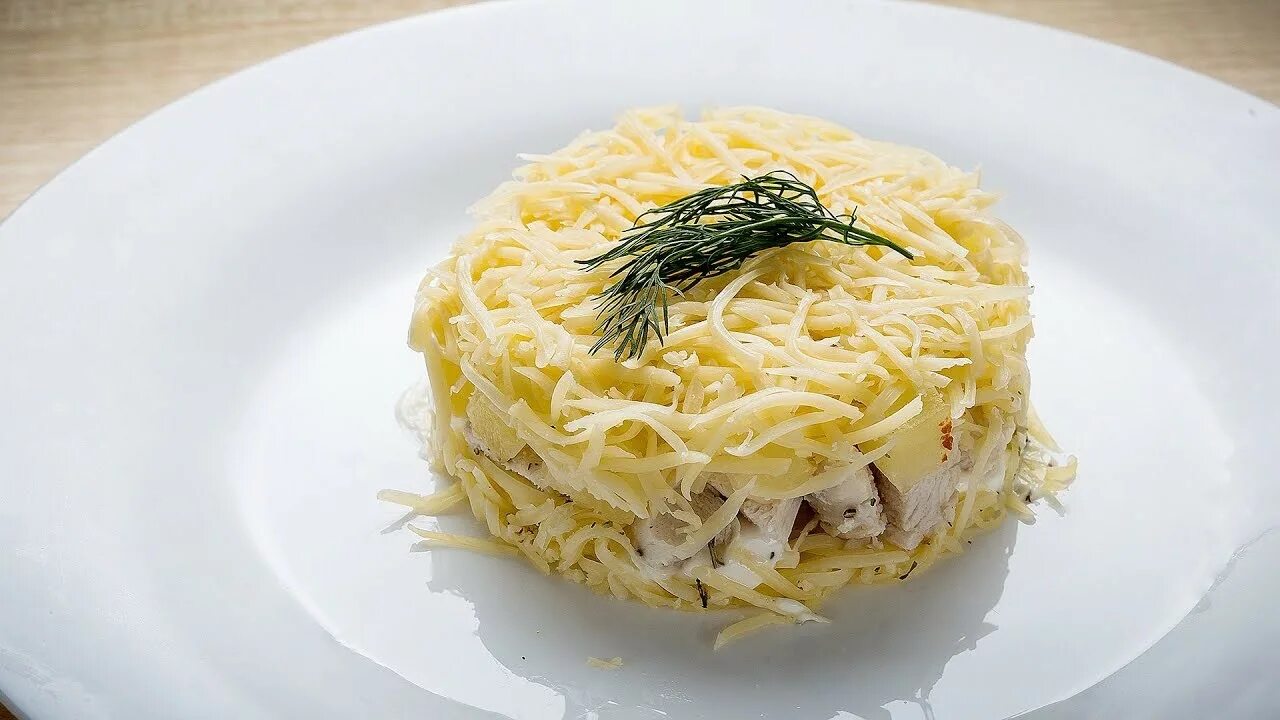 Салат каприз классический с курицей. Салат Дамский каприз. Салат Дамский каприз с курицей. Салат Дамский каприз классический. Салат Дамский каприз мужской каприз.