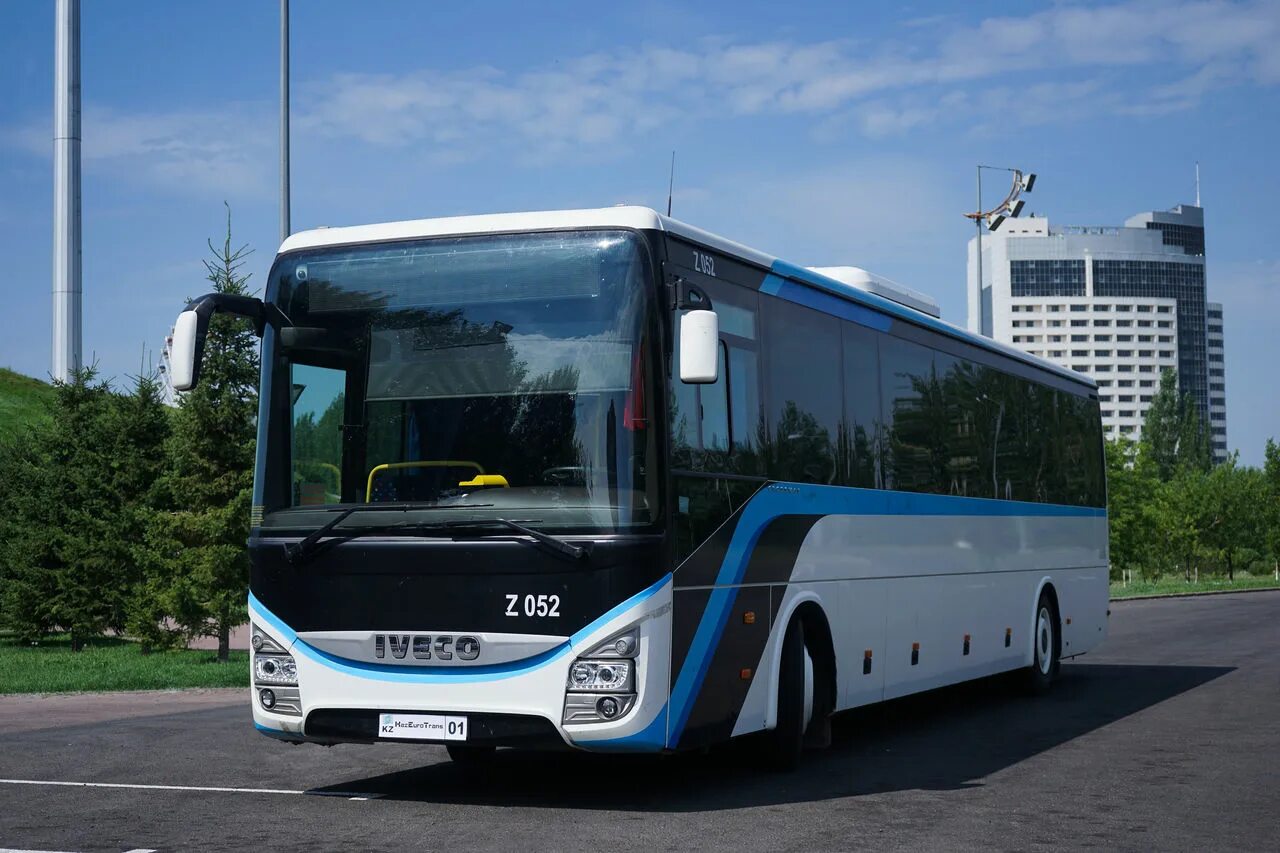 Купить ивеко бу в россии автобус. Ивеко Bus. Ивеко VSN 700. Городские автобусы ижецо. Автобус Ивеко городской.