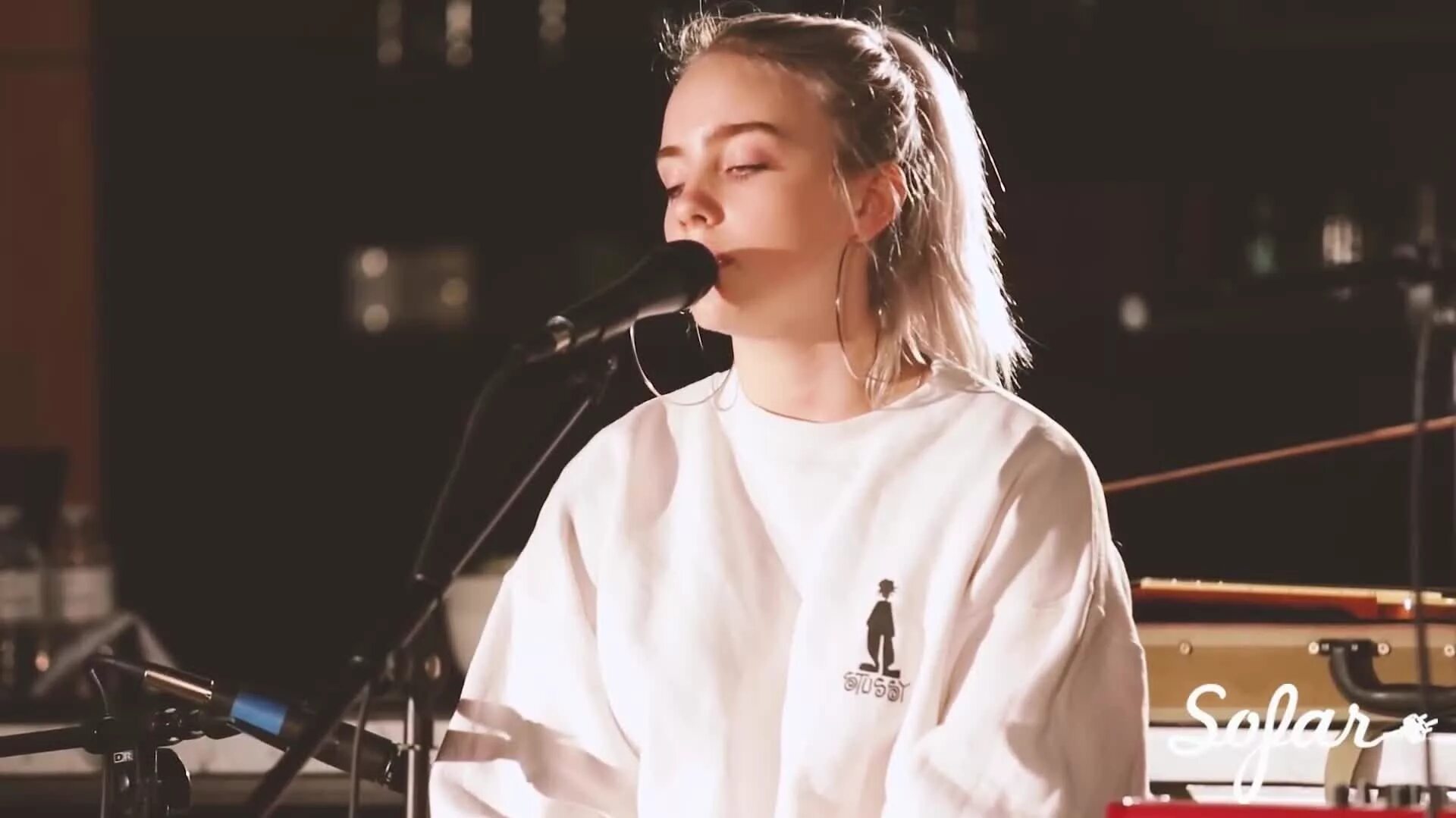 Six feet under billie eilish текст. Six feet under билли айлиш. альбом six feet under billie eillish. Six feet under билли айлиш. Under billie.