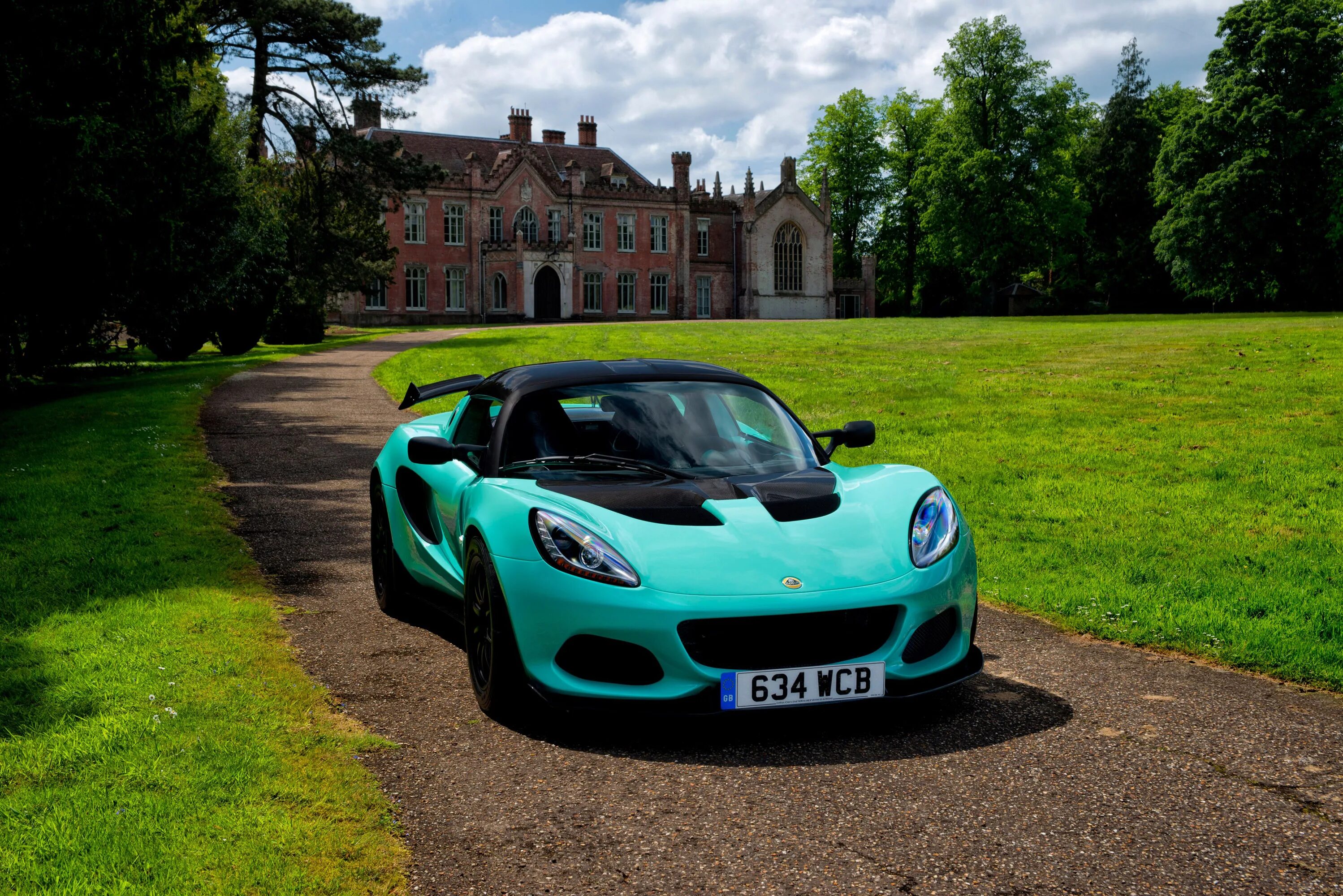 The Early Lotus Elise Series 2 Sports Car - Geniuszone
