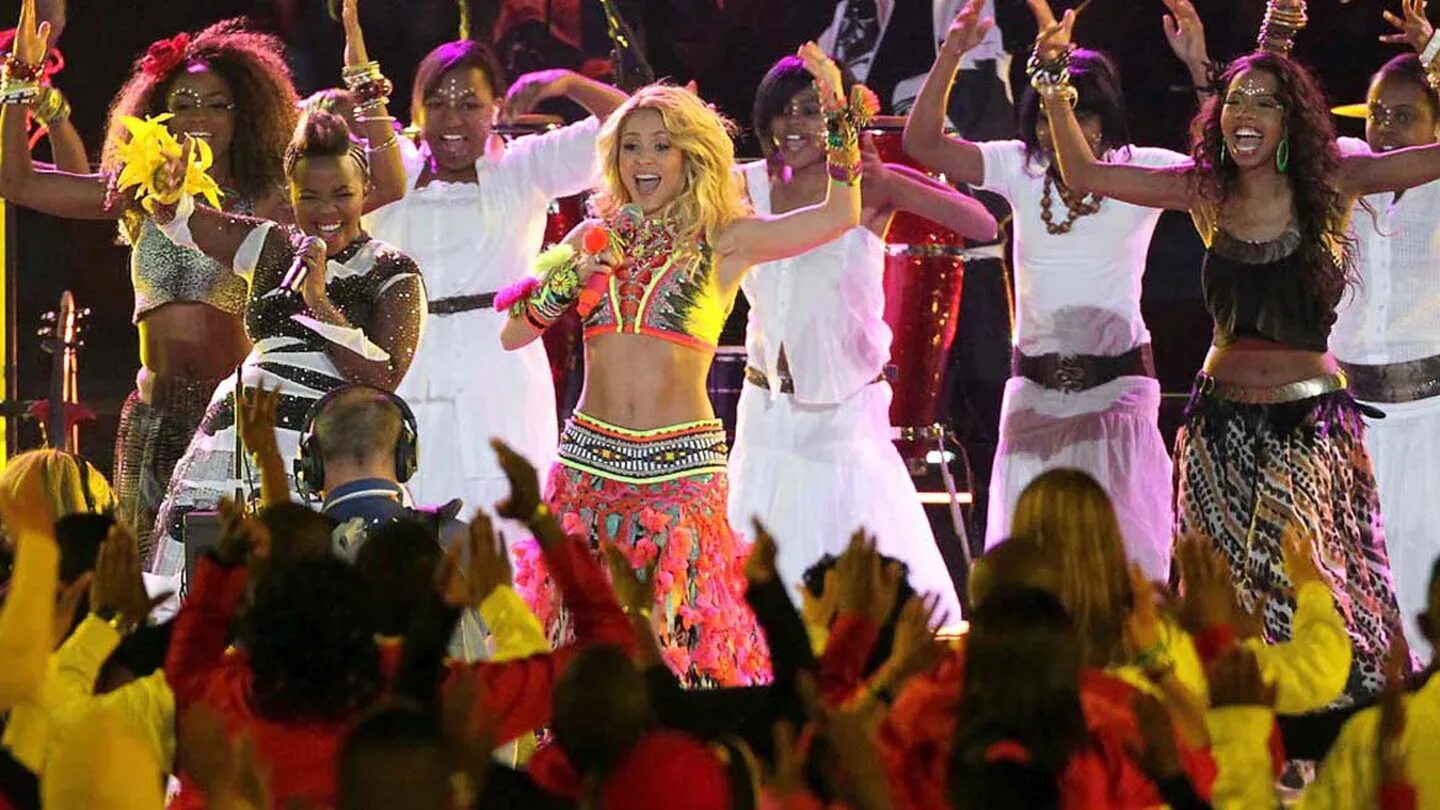 Waka waka africa. Shakira 2010 Waka Waka.