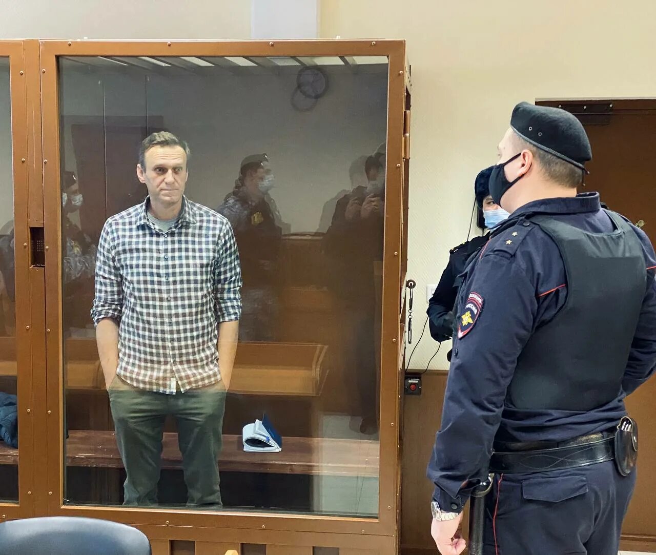 Блогера навального. Защитник реальностей.