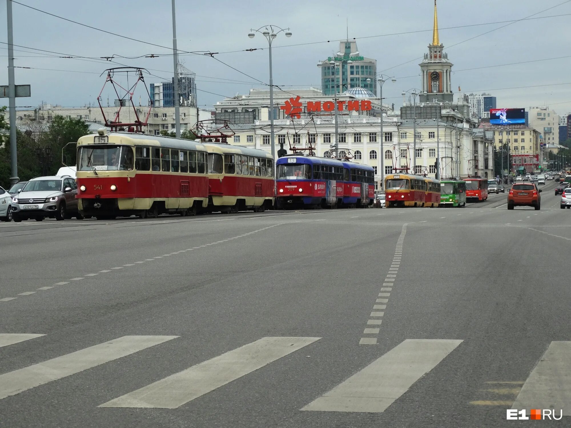 Трамвай екатеринбург. 19 трамвай екатеринбург. Трамвай новости екатеринбург. Трамваи. Трамвай фото.